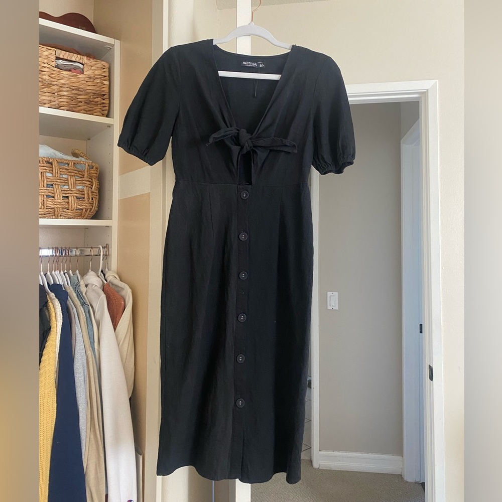Soft material black dress, in good condition!